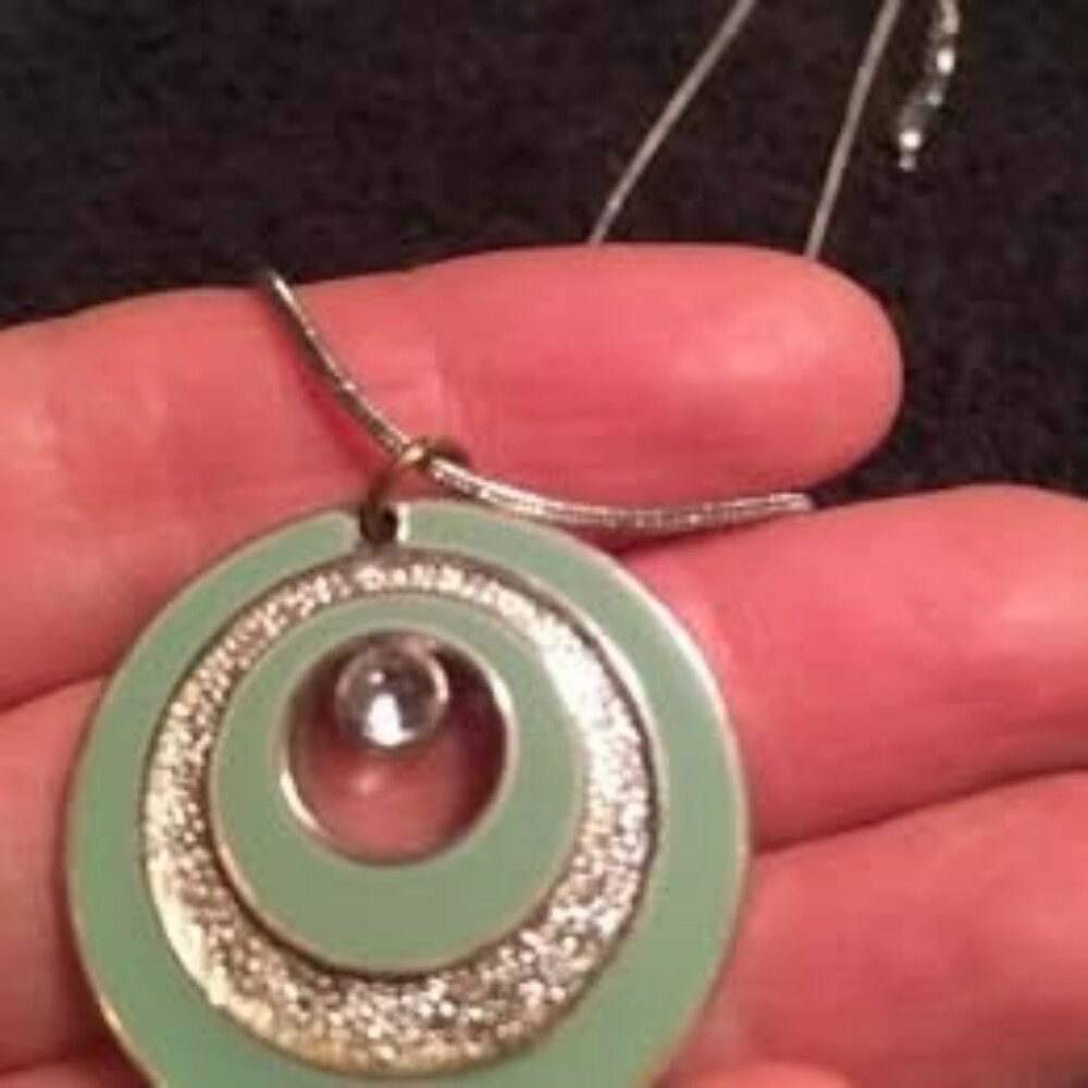 Necklace green and silver